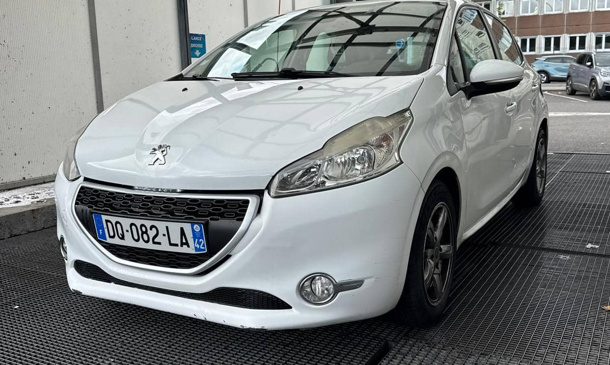 Peugeot 208 — photo 8