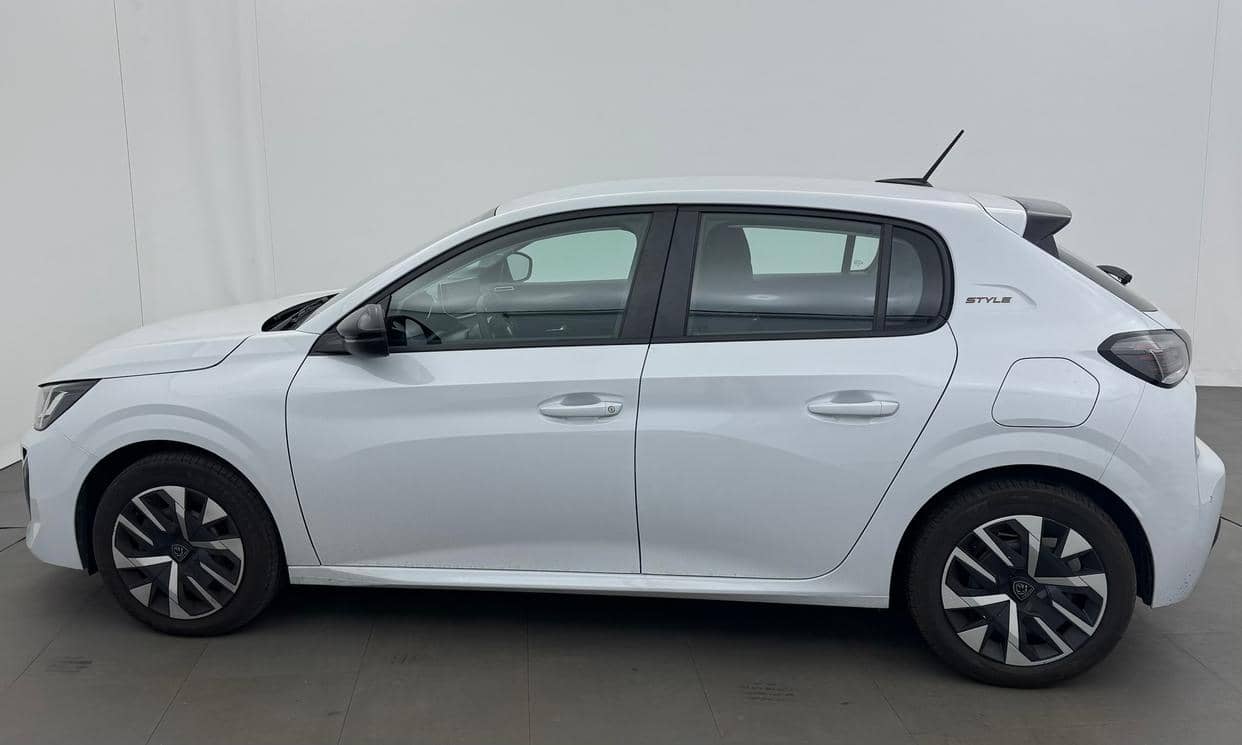 Peugeot 208 — photo 7