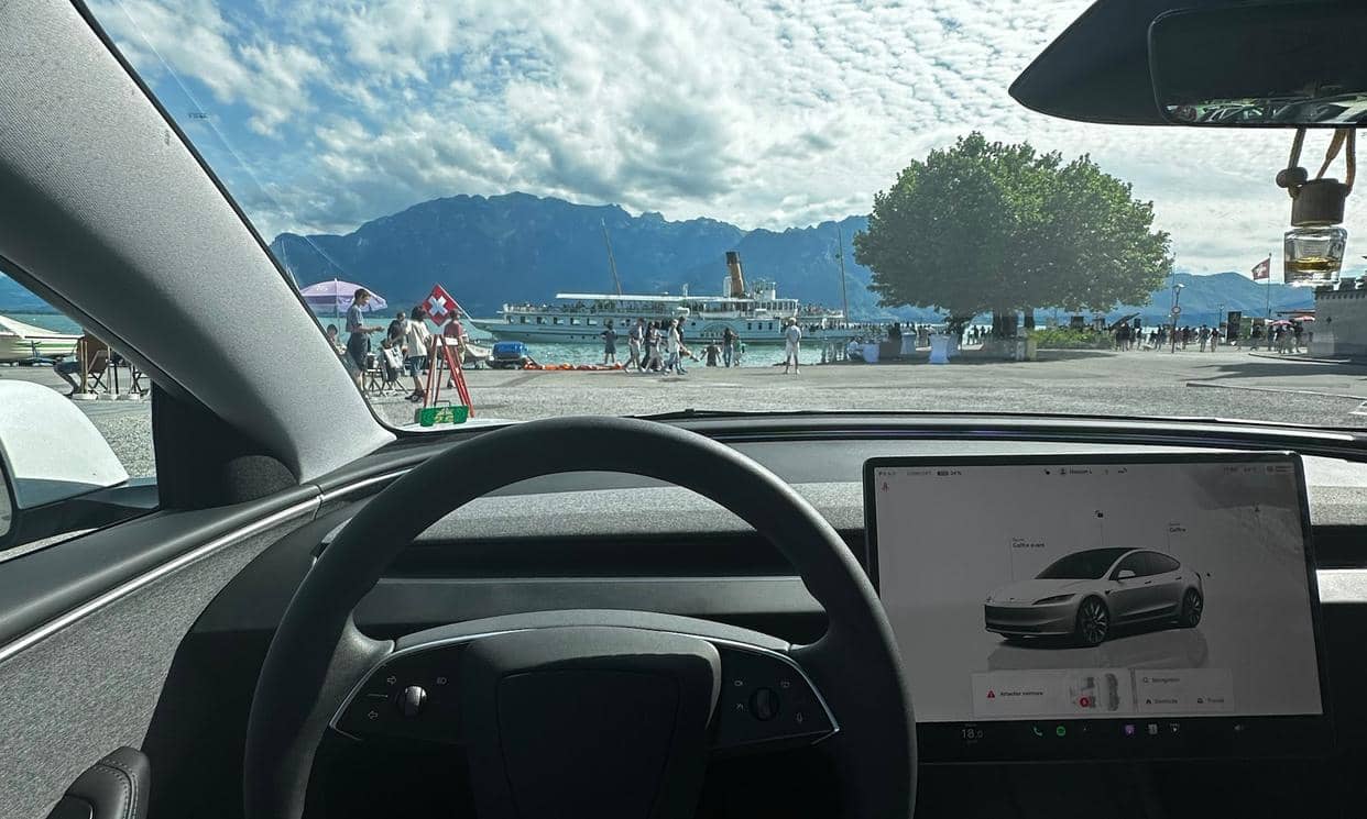 Tesla MODEL 3 — photo 2