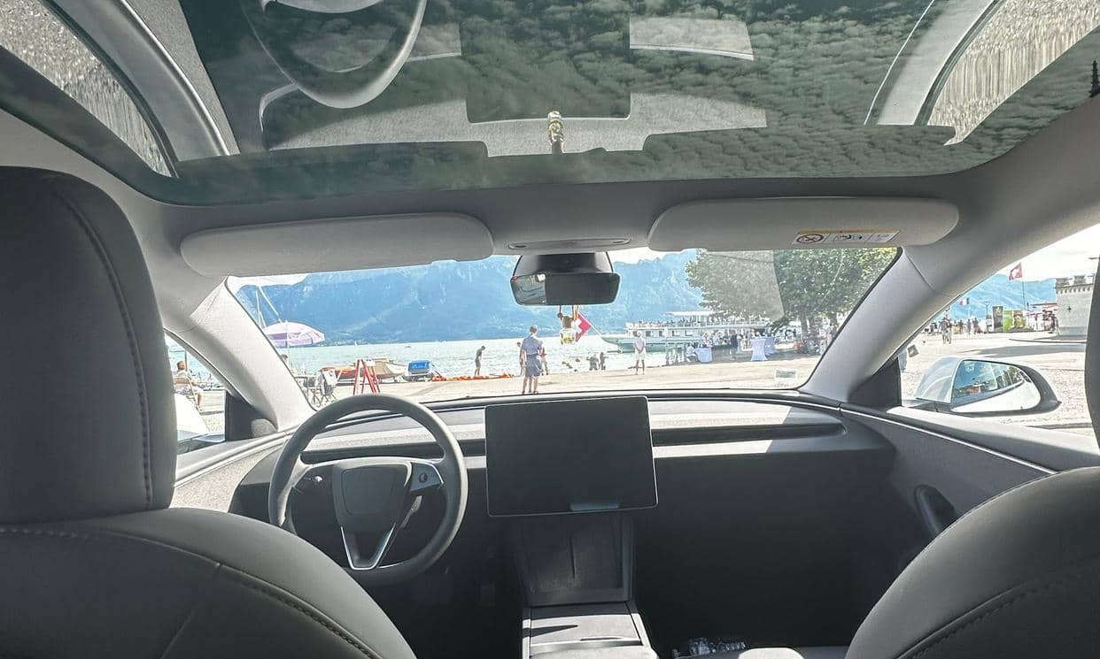 Tesla MODEL 3 — photo 3