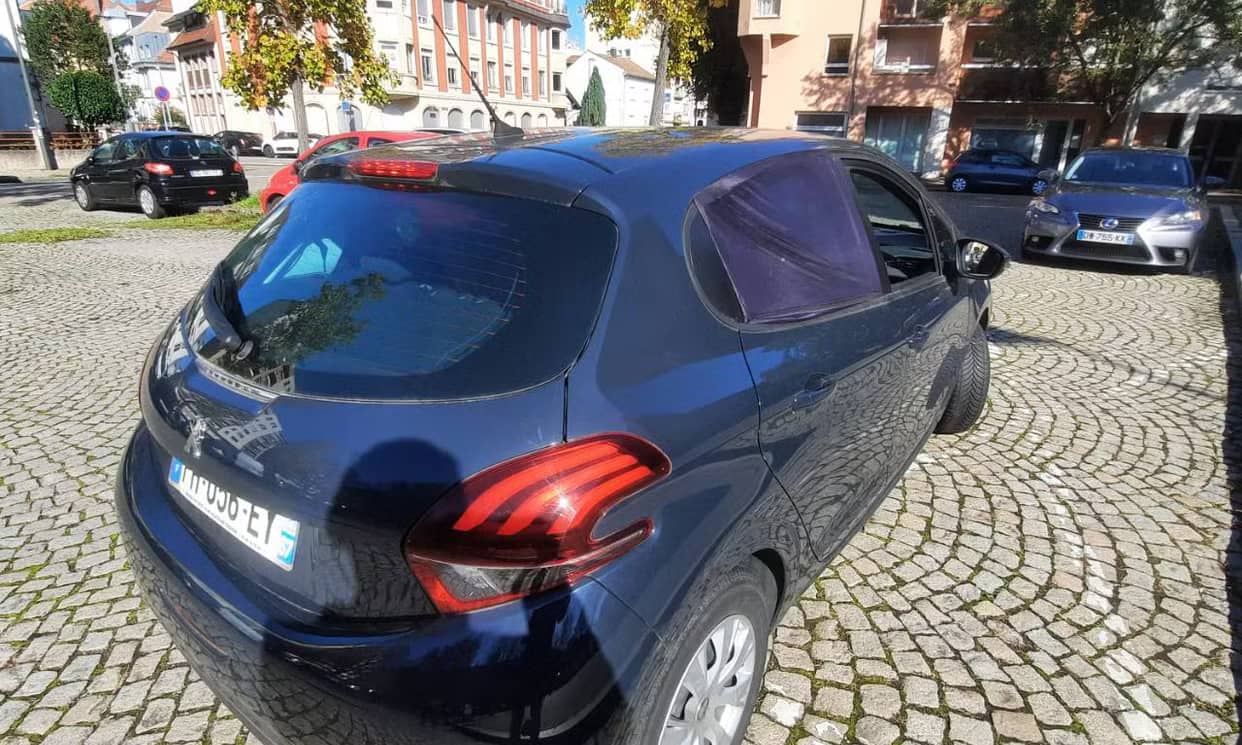 Peugeot 208 — photo 2