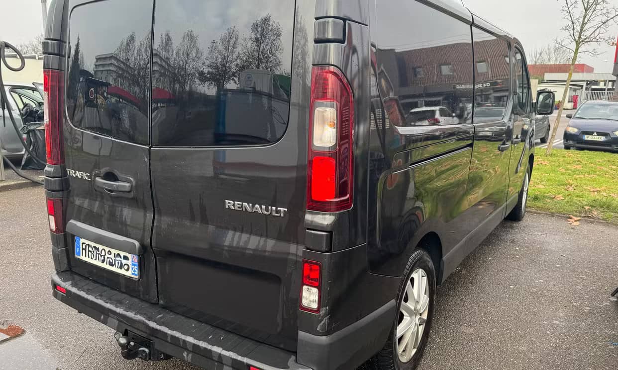 Renault TRAFIC III — photo 15