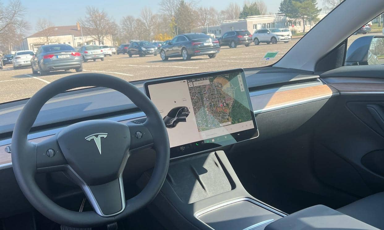 Tesla MODEL 3 — photo 6