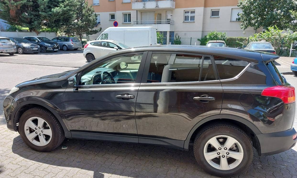 Toyota RAV4 — photo 2