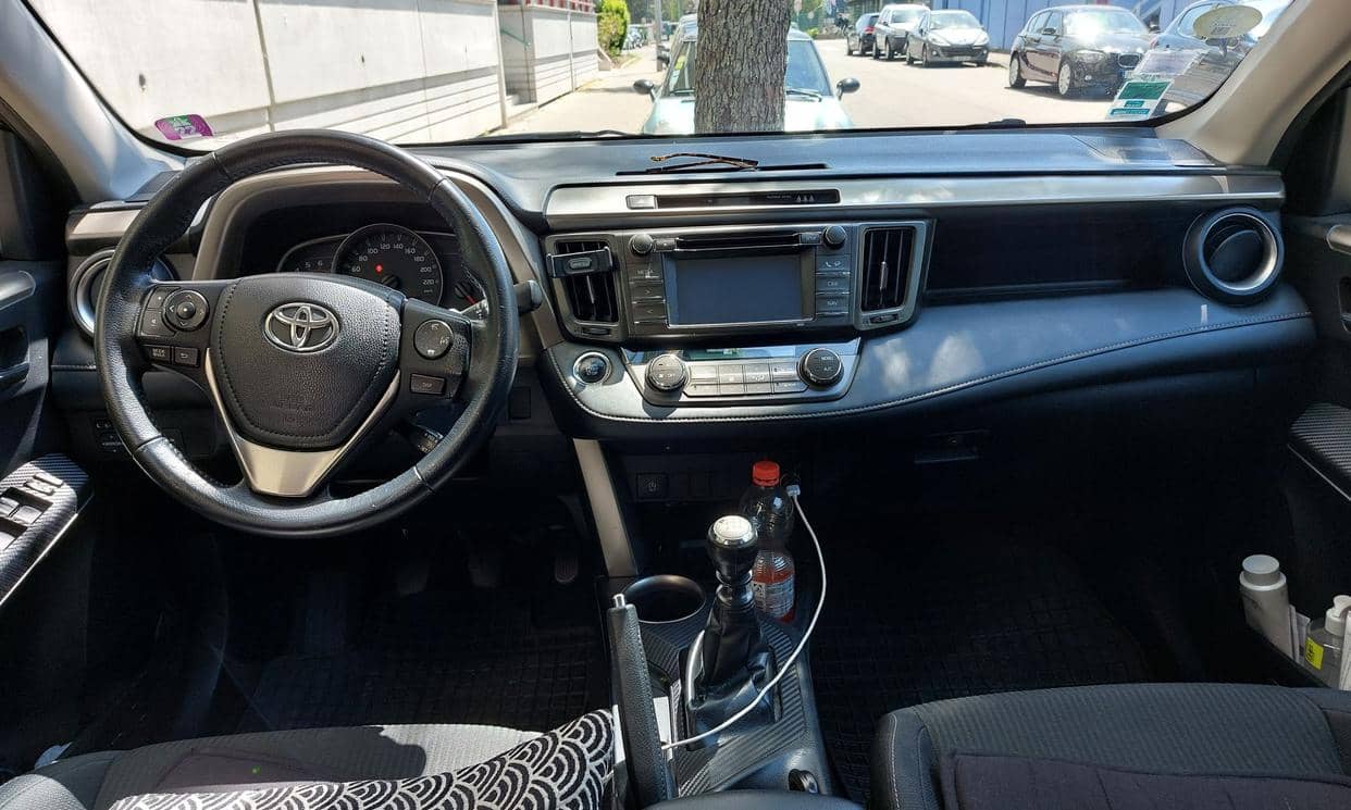 Toyota RAV4 — photo 4