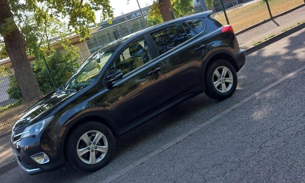 Toyota RAV4 — photo 6