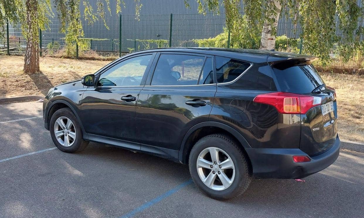 Toyota RAV4 — photo 7