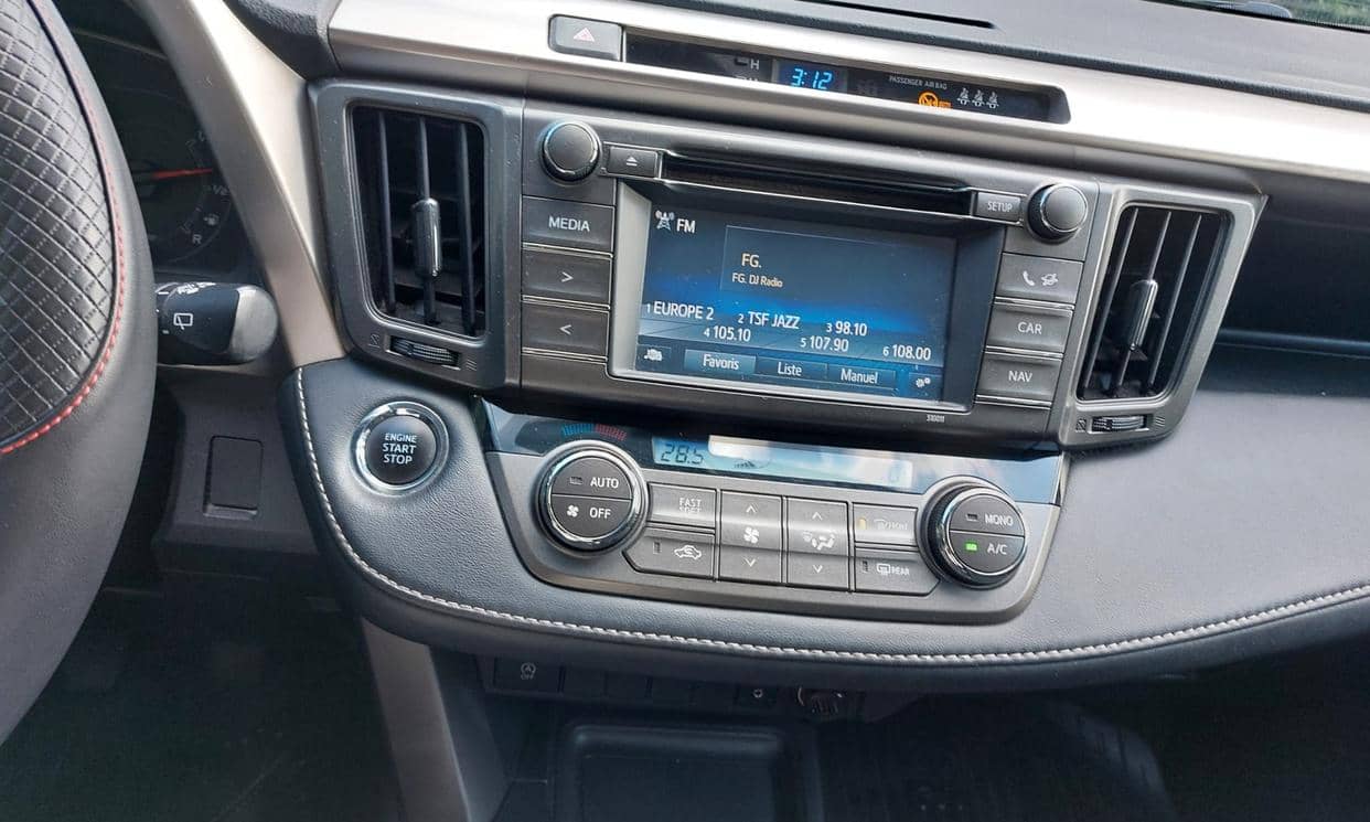 Toyota RAV 4 — photo 5