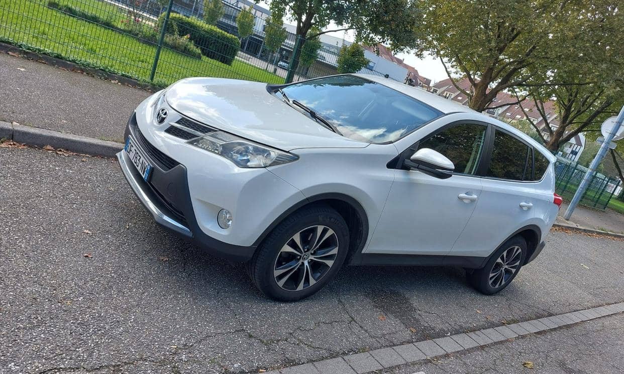 Toyota RAV 4 — photo 4