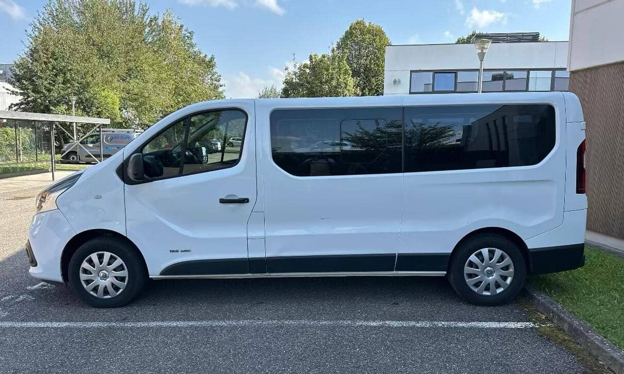 Renault TRAFIC III — photo 2
