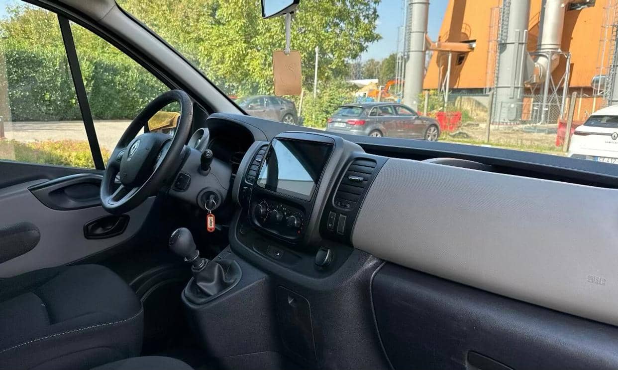 Renault TRAFIC III — photo 4