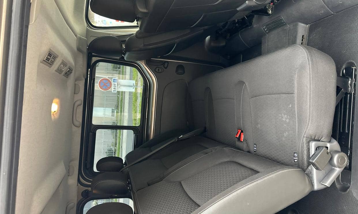 Opel VIVARO — photo 8