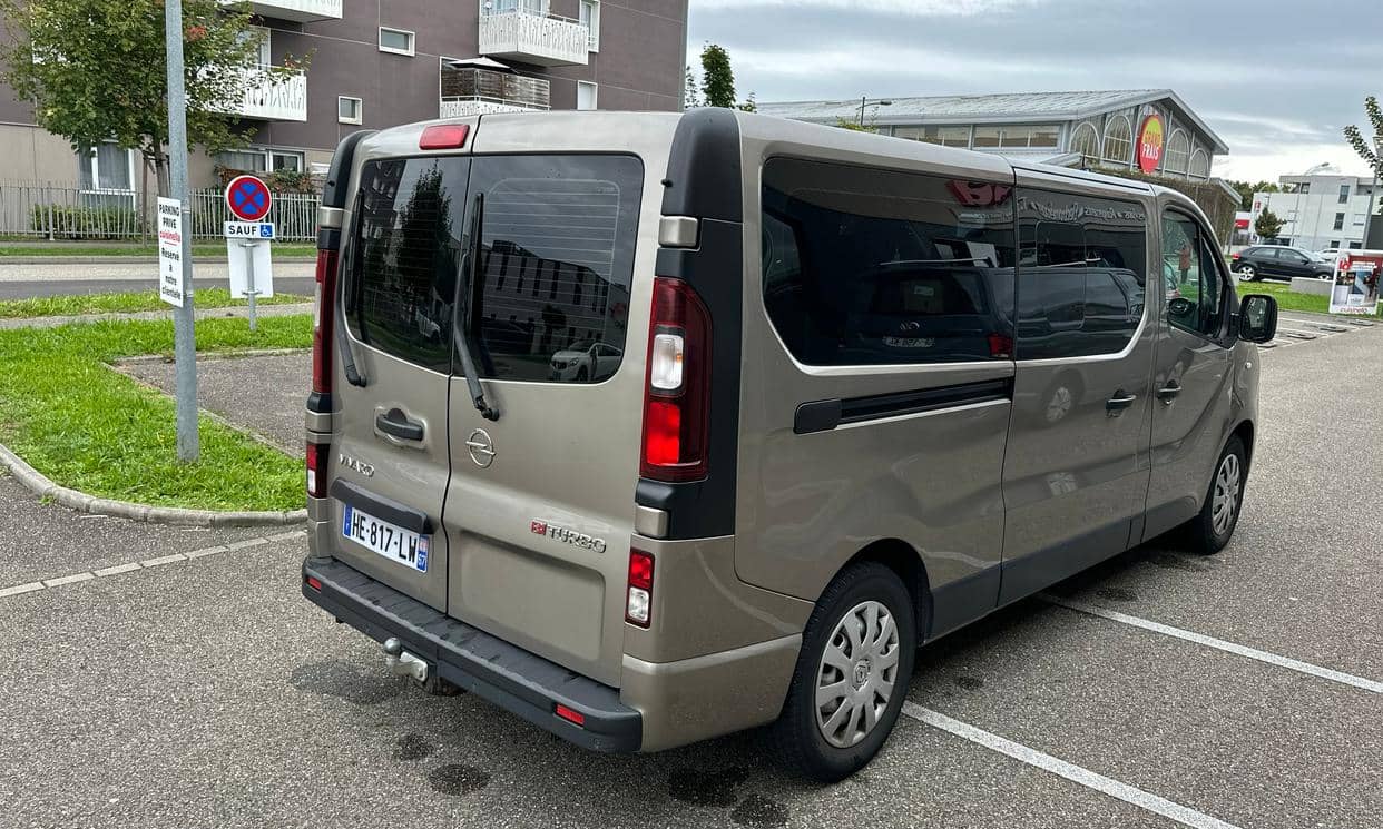 Opel VIVARO — photo 12