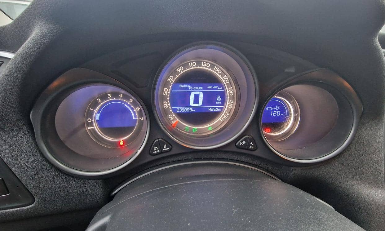 Citroen C4 — photo 9