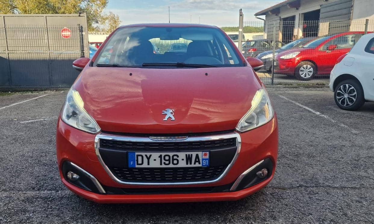 Peugeot 208 — photo 3