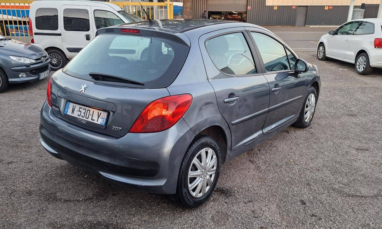 Peugeot 207 — photo 10