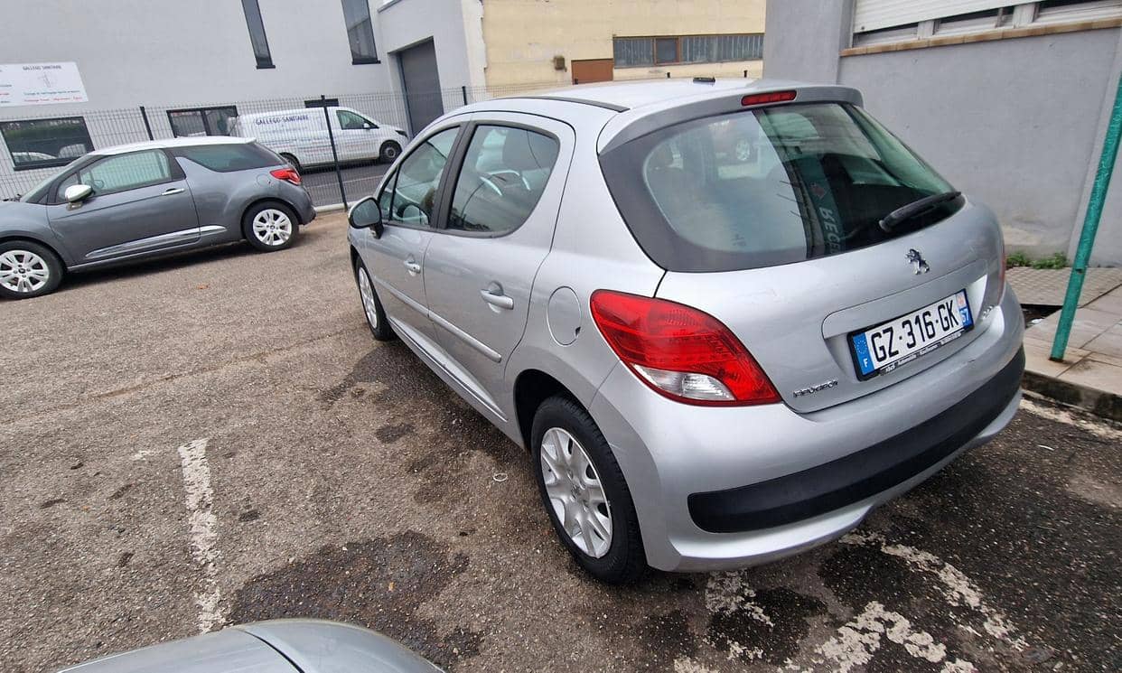 Peugeot 207 — photo 4