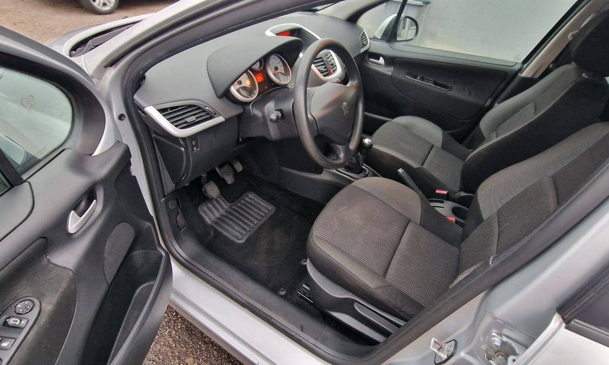 Peugeot 207 — photo 12