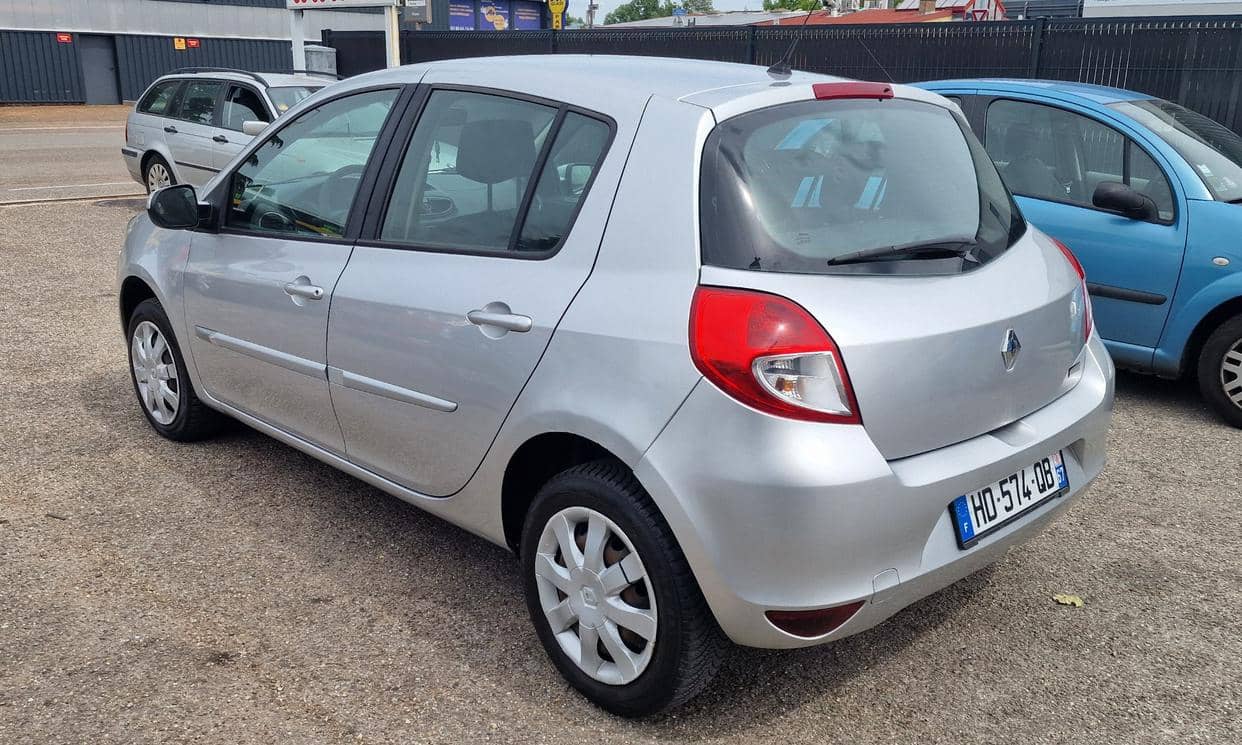 Renault CLIO III — photo 3