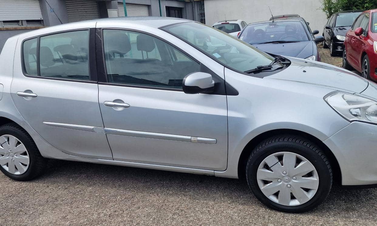 Renault CLIO III — photo 6