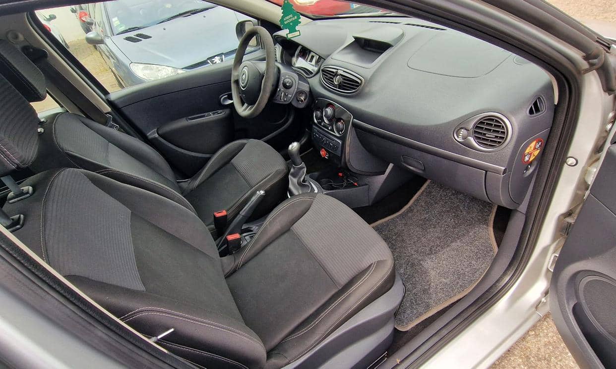Renault CLIO III — photo 8