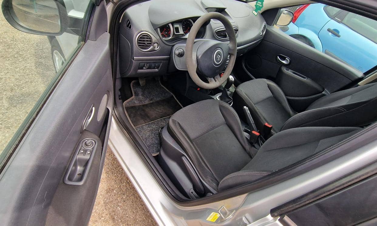 Renault CLIO III — photo 9