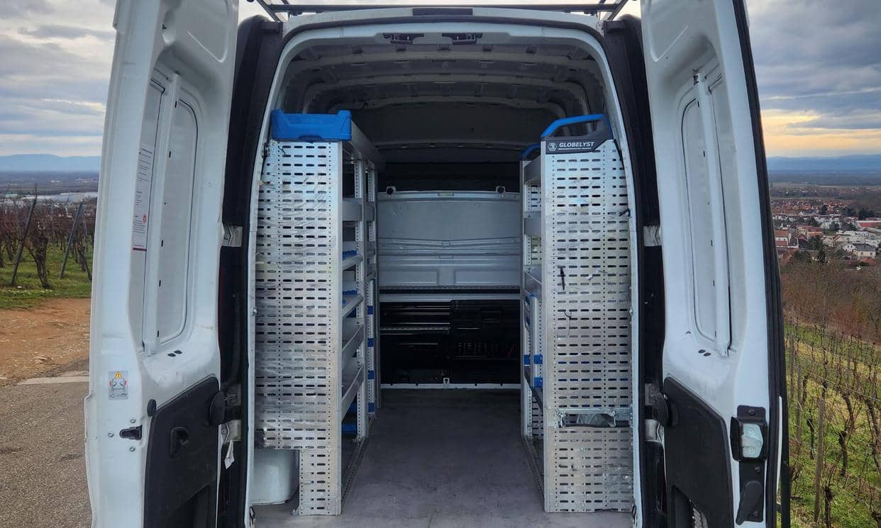 Renault TRAFIC III — photo 10