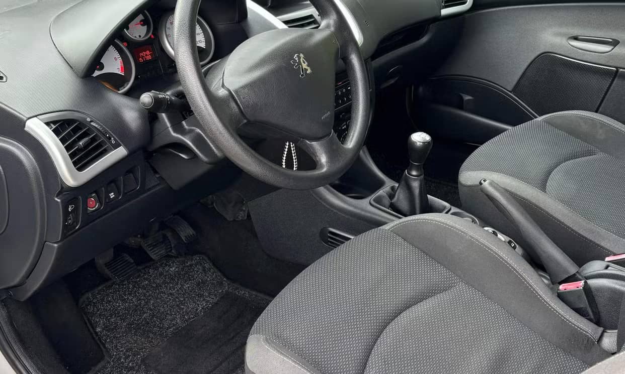 Peugeot 206+ — photo 3