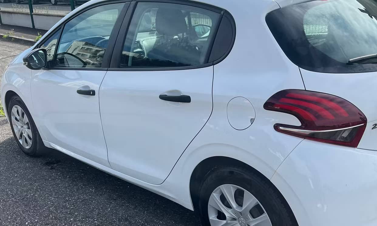 Peugeot 208 — photo 7