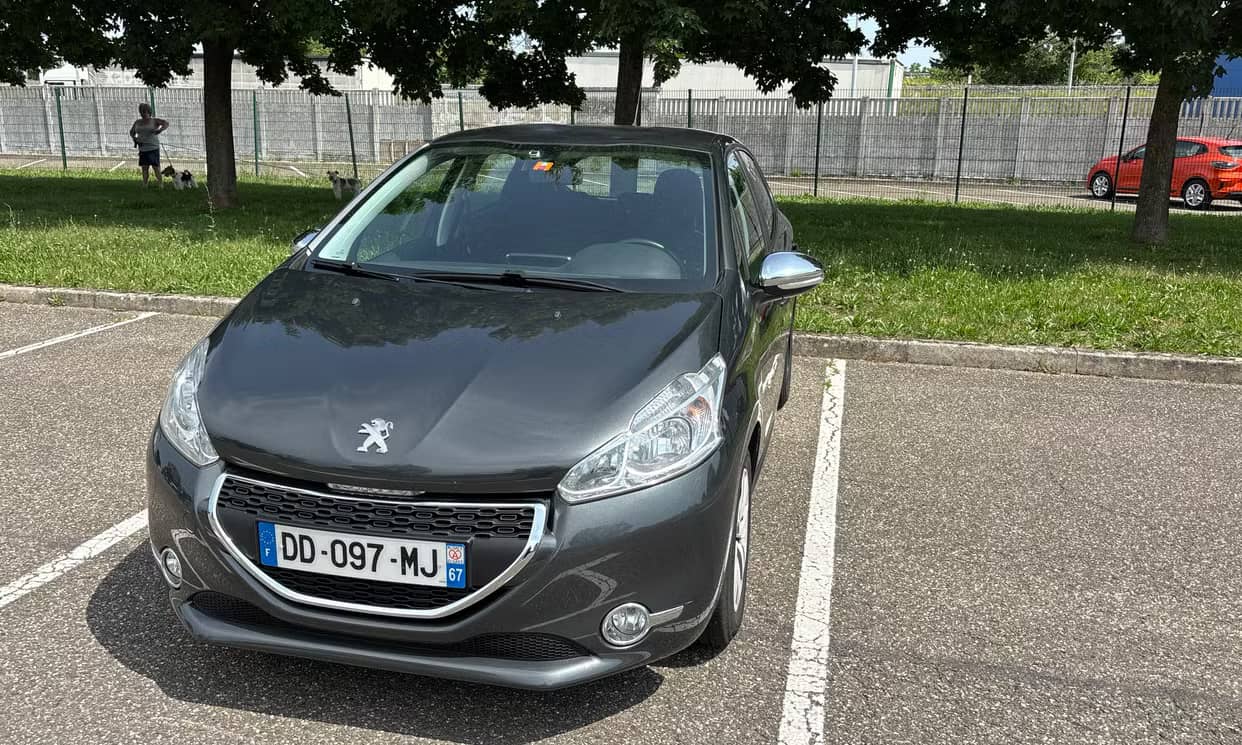 Peugeot 208 — photo 17