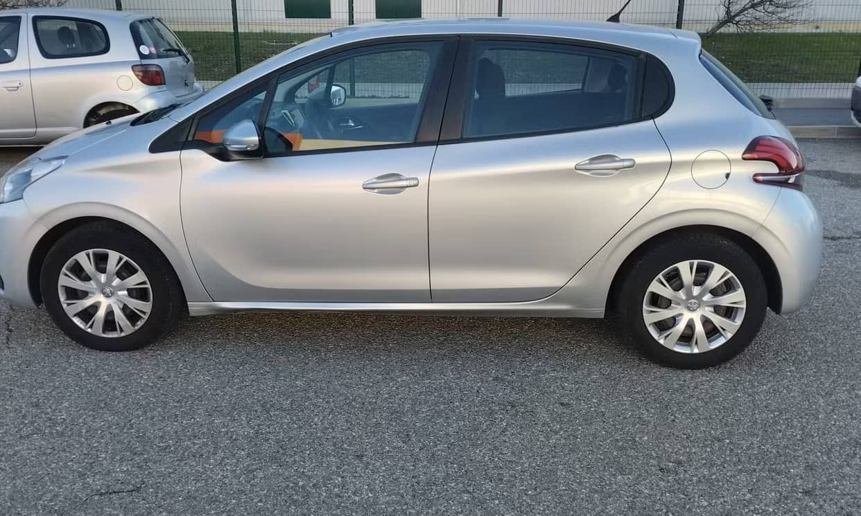 Peugeot 208 — photo 10