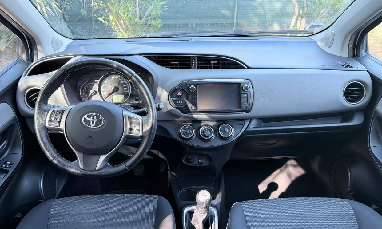 Toyota YARIS — photo 3