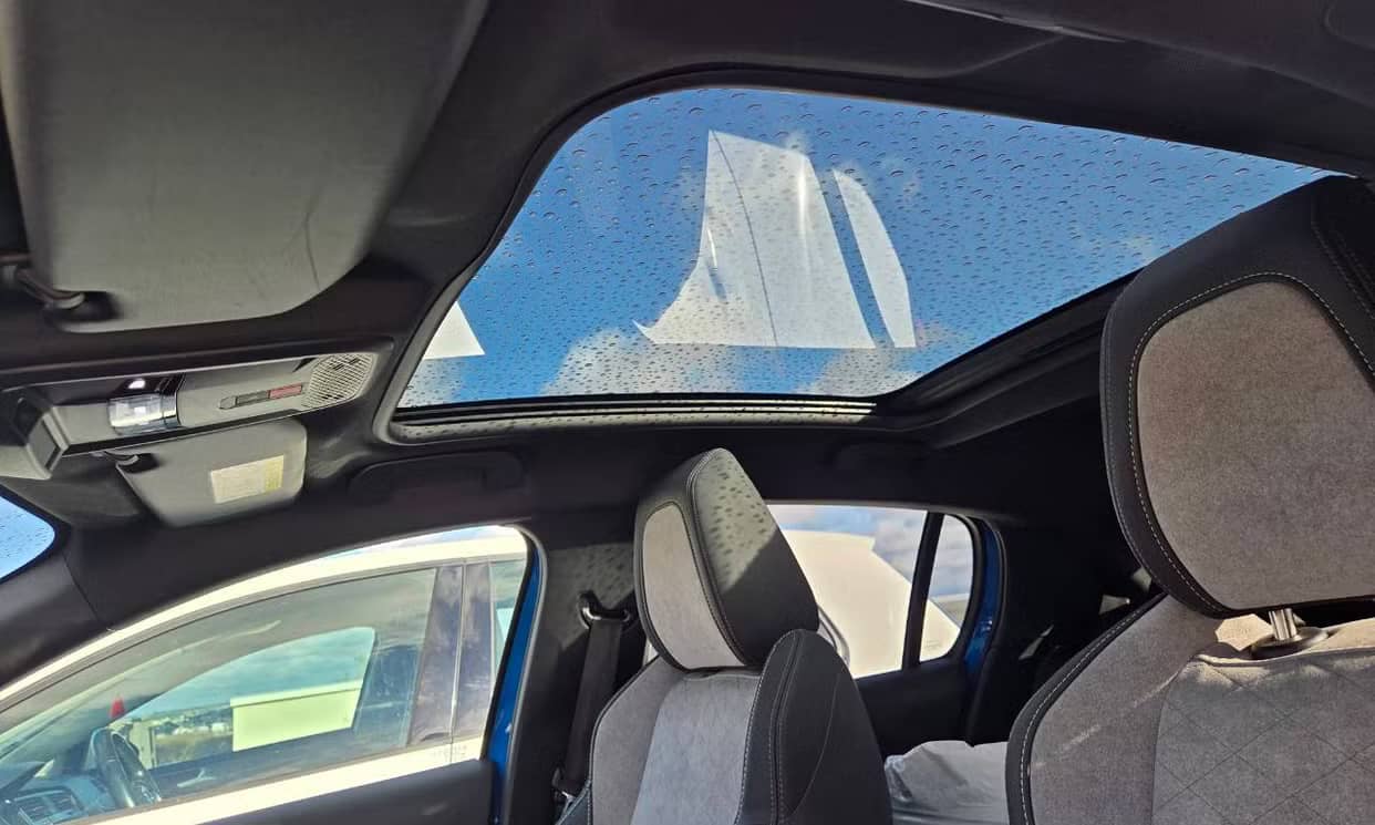 Peugeot 208 — photo 4