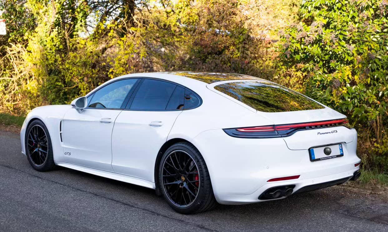 Porsche PANAMERA — photo 4
