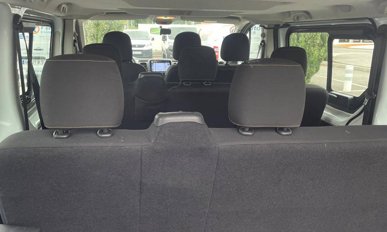 Renault TRAFIC III — photo 2