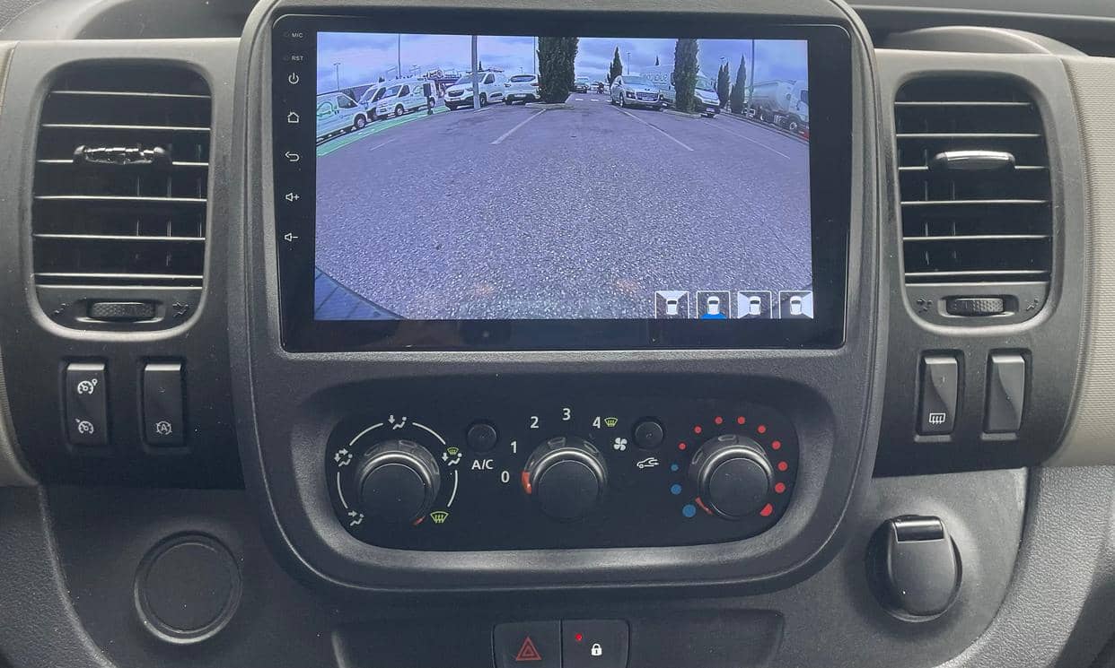 Renault TRAFIC III — photo 9