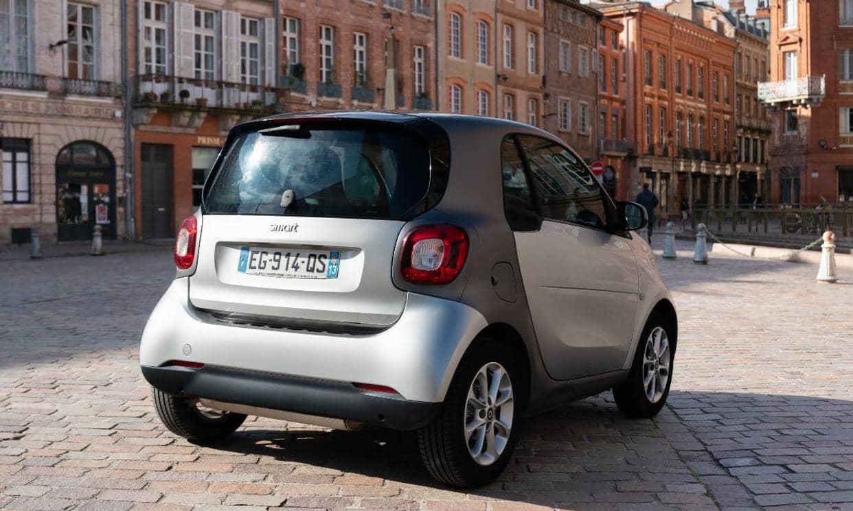 smart FORTWO COUPE — photo 2