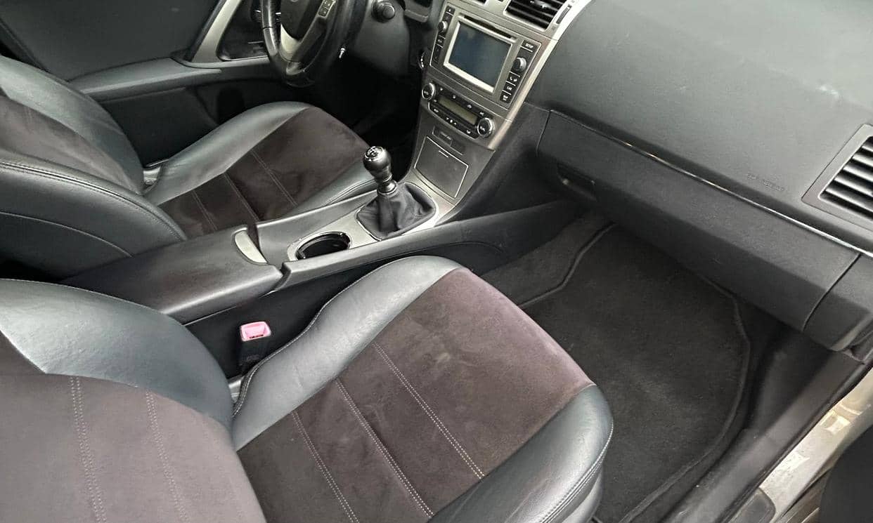 Toyota AVENSIS — photo 4
