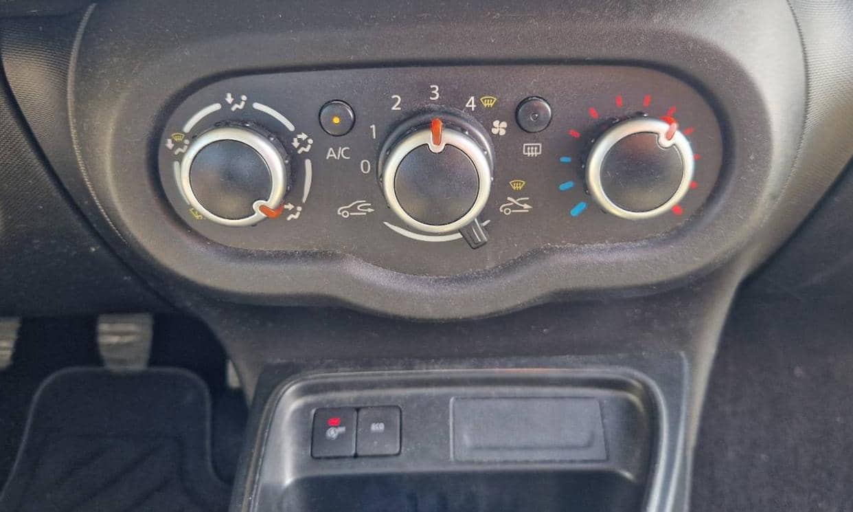 Renault TWINGO III — photo 9