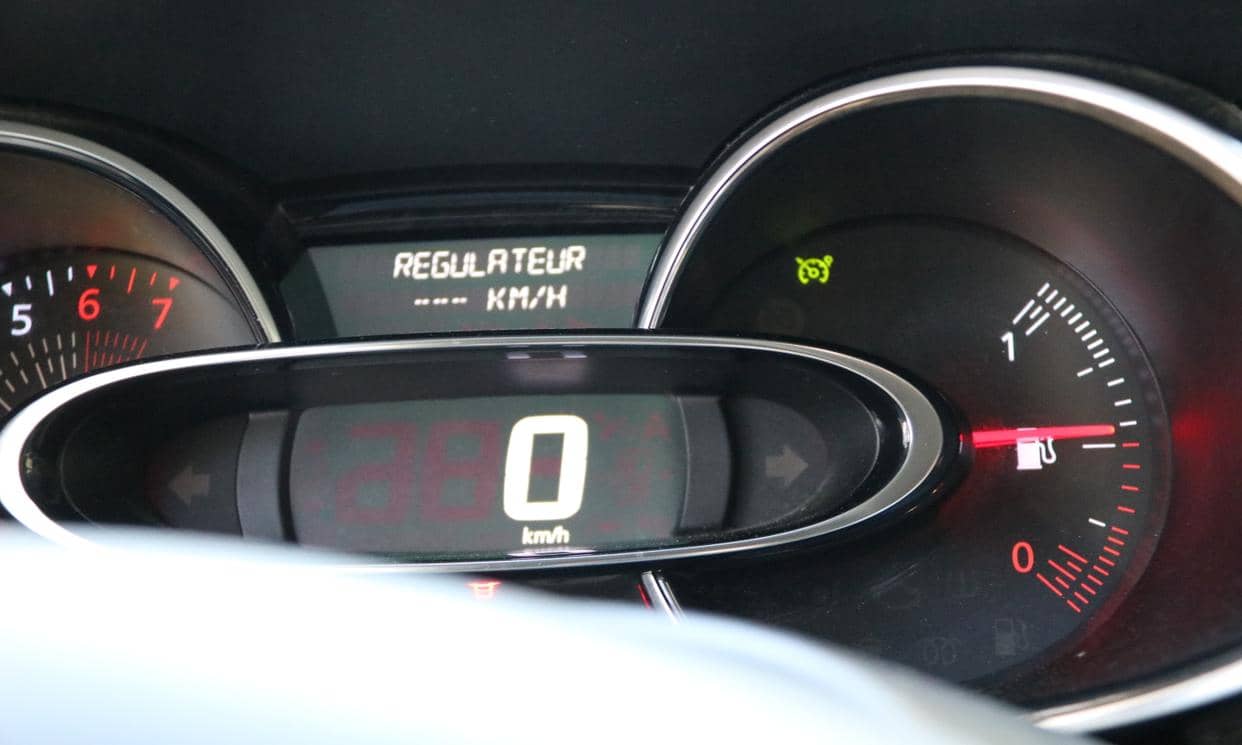Renault CLIO IV — photo 9