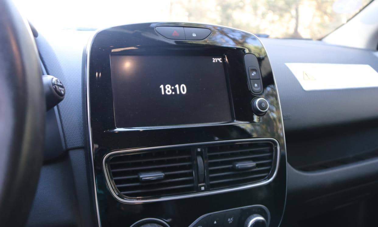 Renault CLIO IV — photo 10