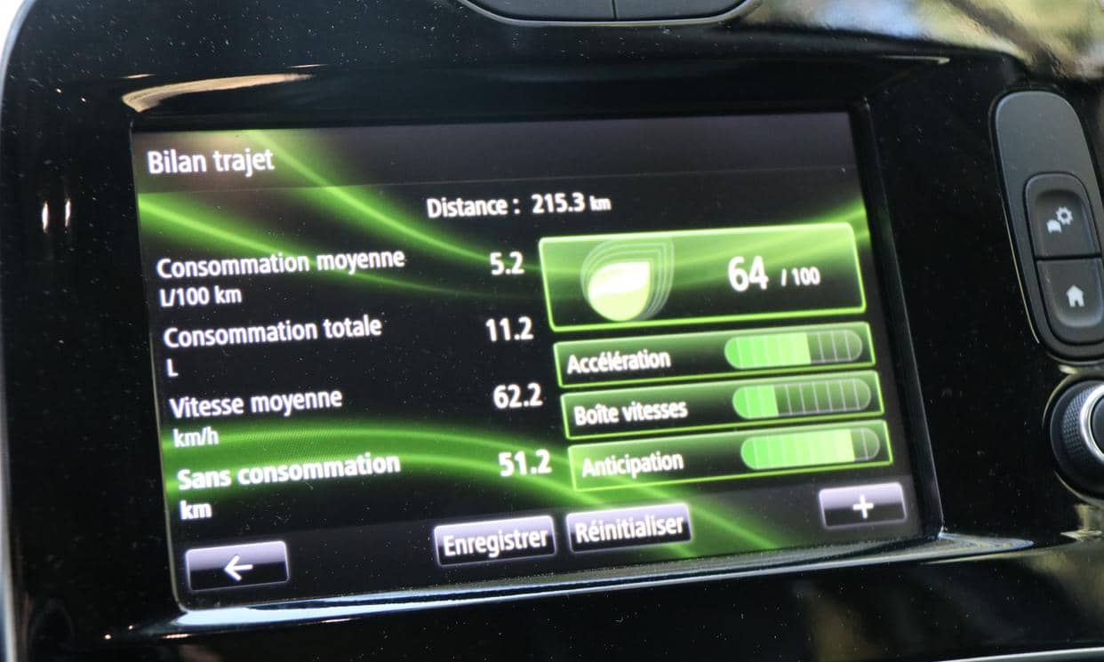Renault CLIO IV — photo 11