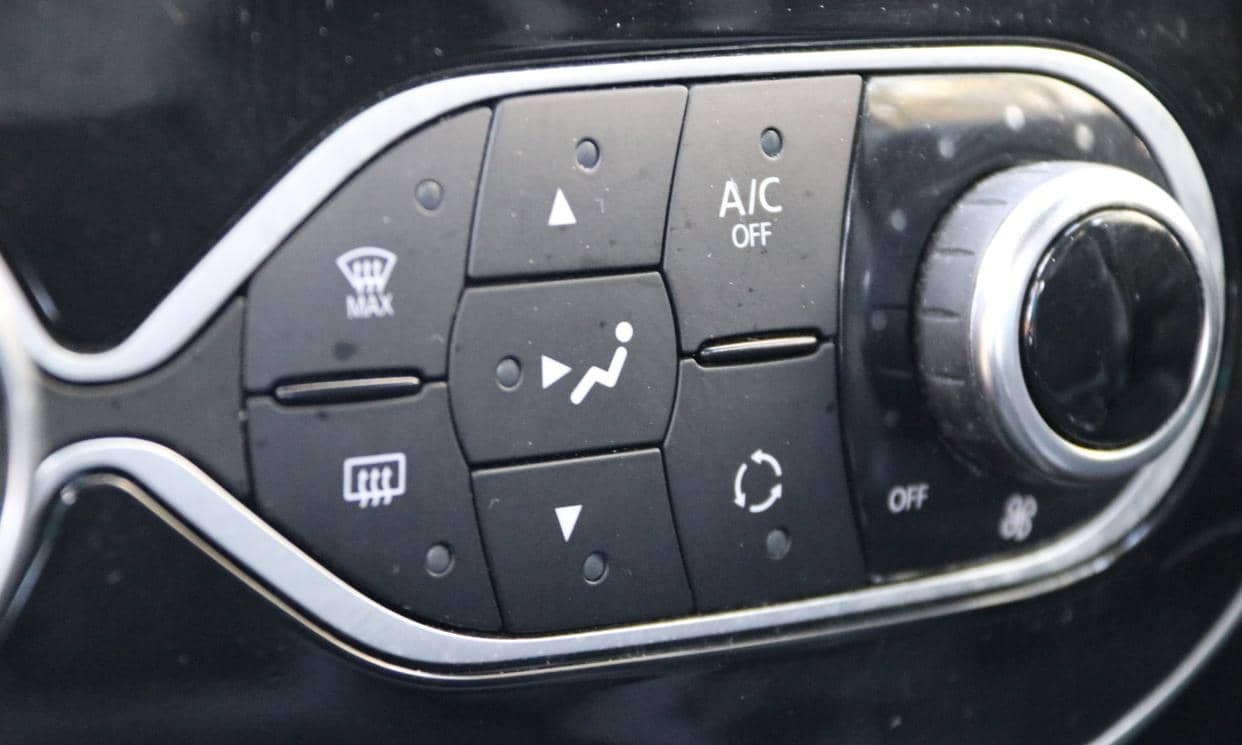 Renault CLIO IV — photo 16