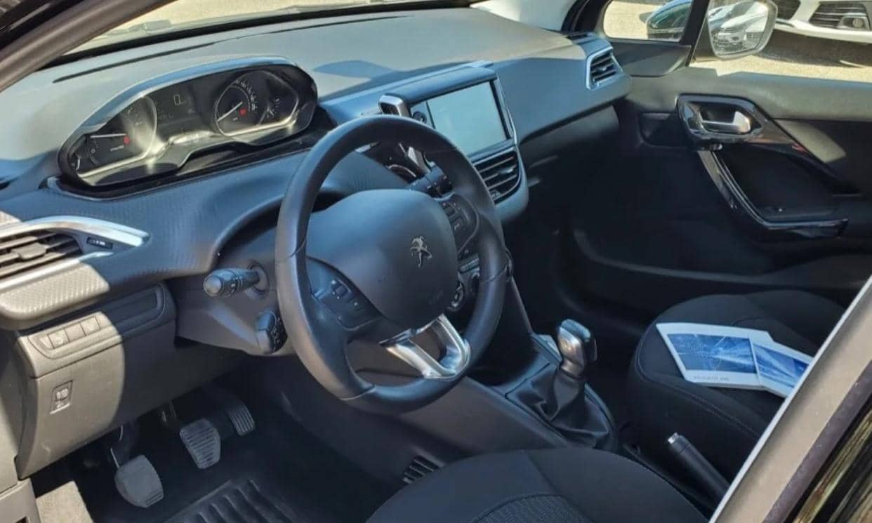 Peugeot 208 — photo 4