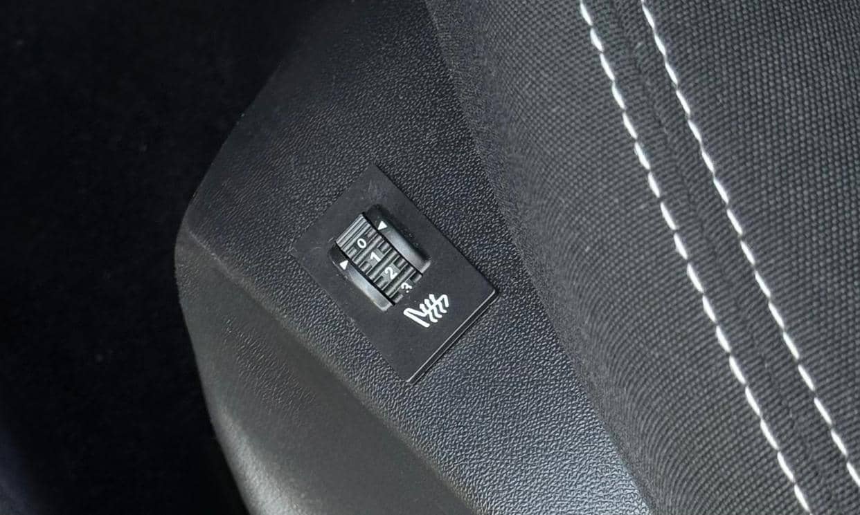 Peugeot 208 — photo 10