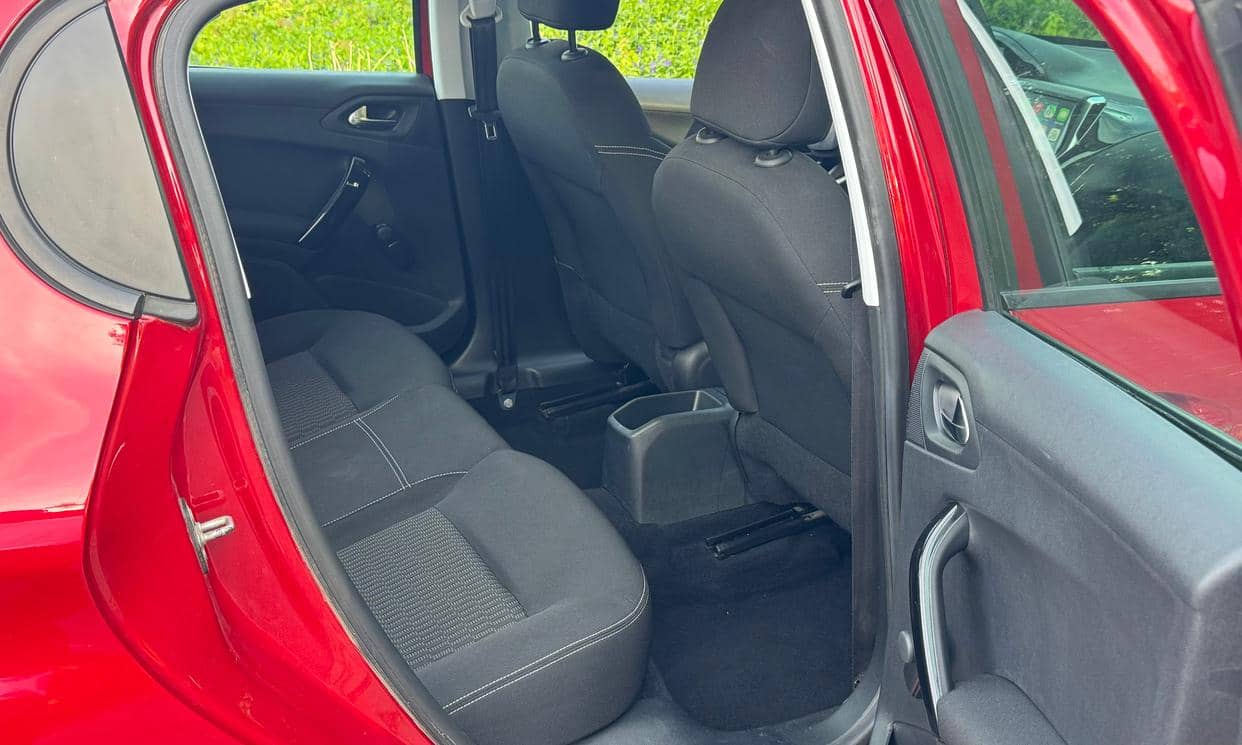 Peugeot 208 — photo 7