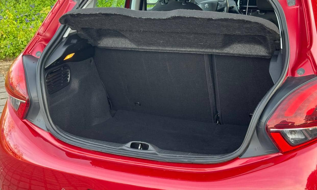 Peugeot 208 — photo 6