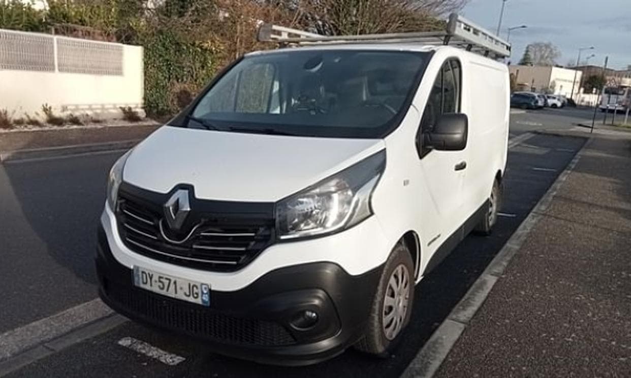 Renault TRAFIC III — photo 1