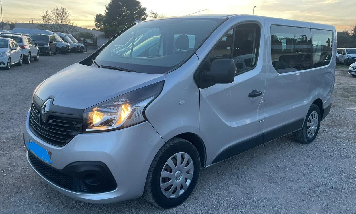 Renault TRAFIC III — photo 1