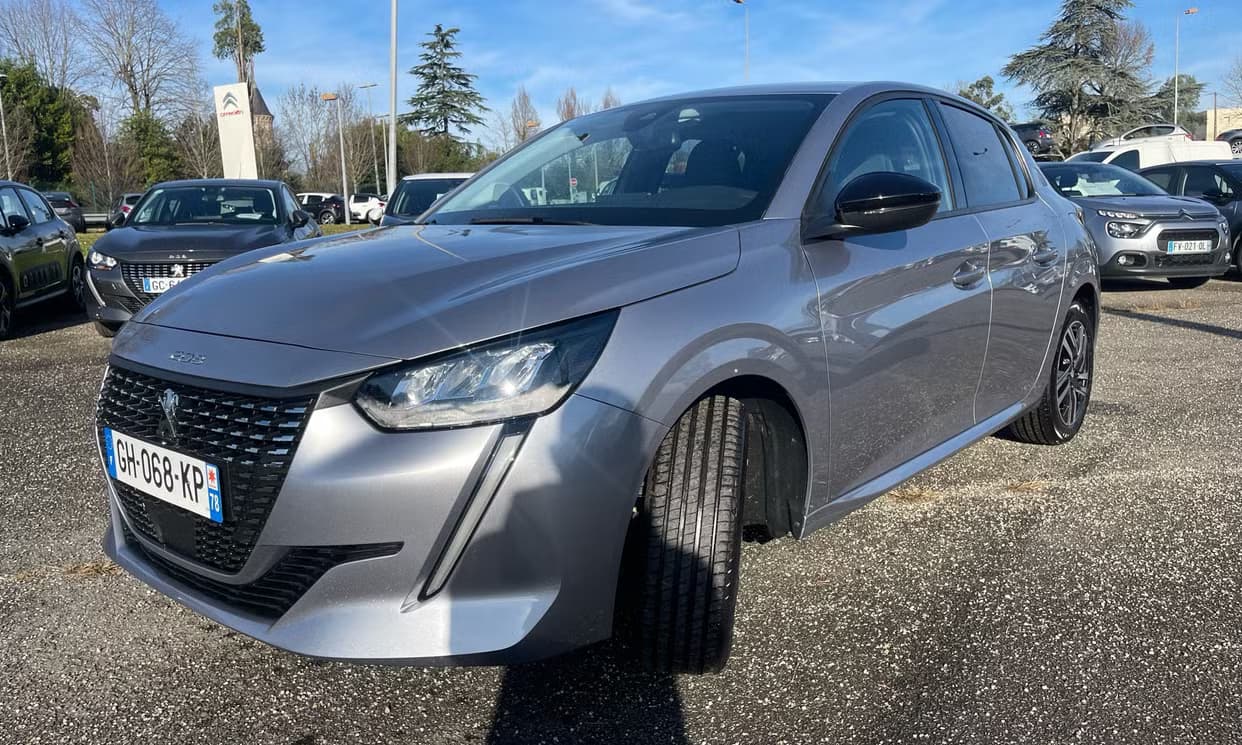 Peugeot 208 — photo 1